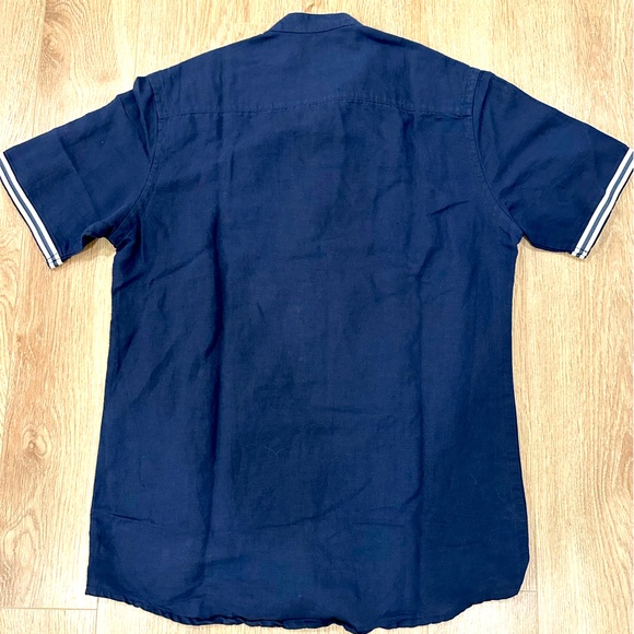 1331 - Men’s Linen Button Down Shirt (Medium, fits closer to a Small) - Picture 2 of 3